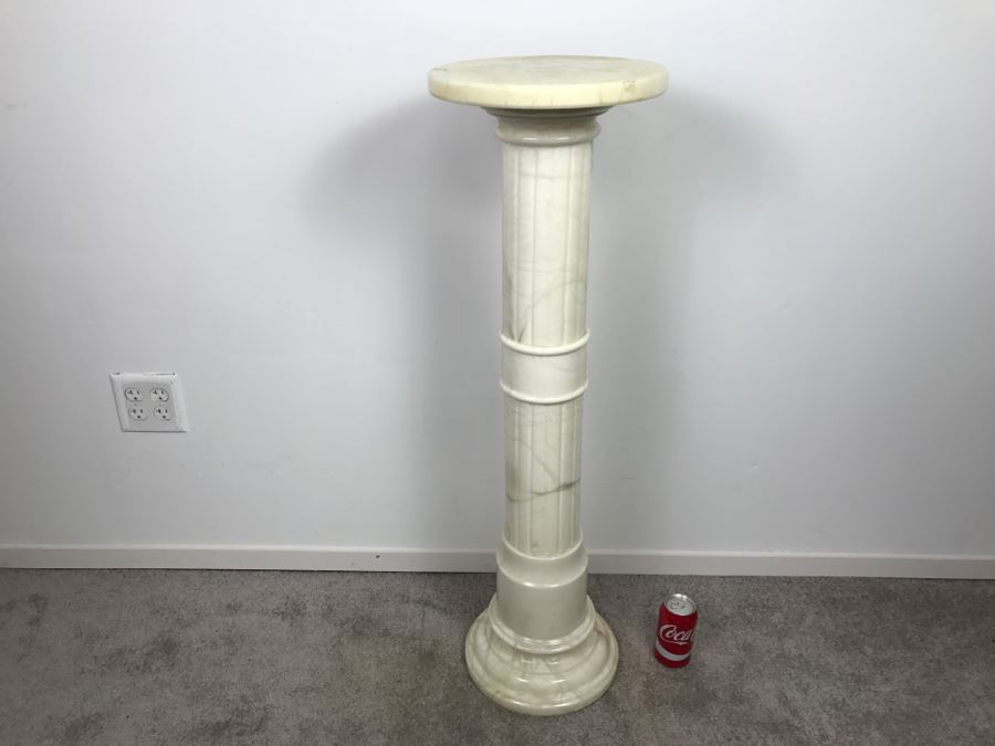 Round White Marble Pedestal Table Great For Displaying Sculptures [Photo 2]