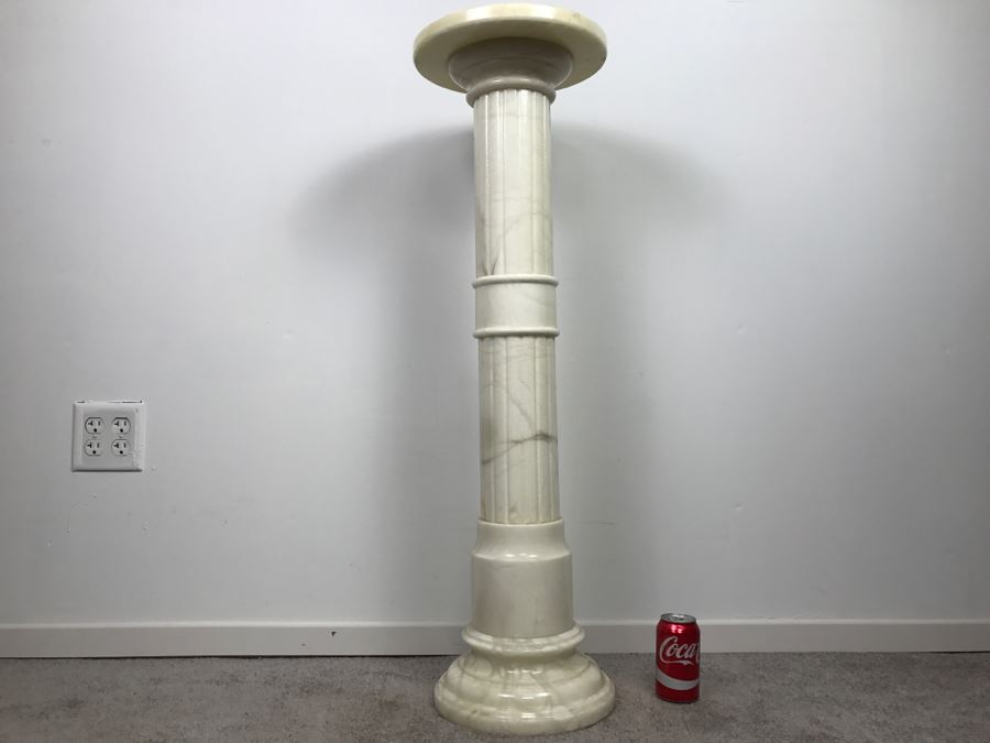 Round White Marble Pedestal Table Great For Displaying Sculptures [Photo 3]