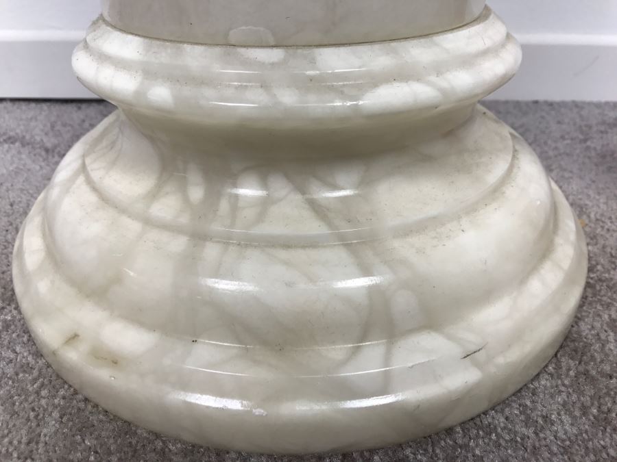 Round White Marble Pedestal Table Great For Displaying Sculptures [Photo 5]