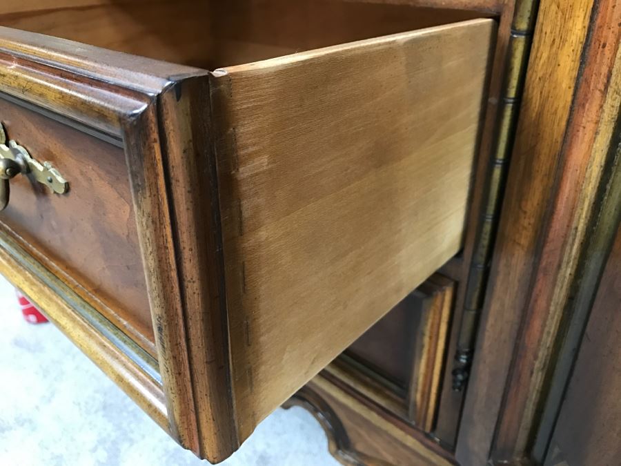 Brittany Drexel Heritage Dresser And Nightstand [Photo 9]