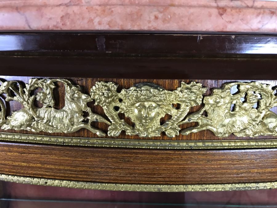French Louis XV Style Curved Glass Vitrine Curio Cabinet With Gold Ornamentation And Pink Marble Top [Photo 5]