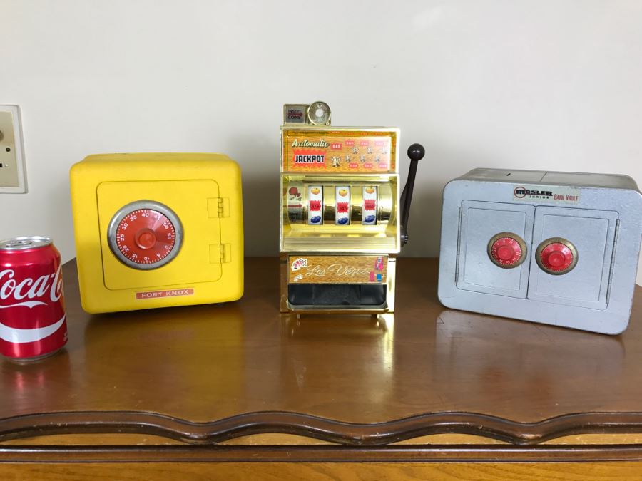 (2) Kid's Metal Safes And Toy Slot Machine [Photo 1]