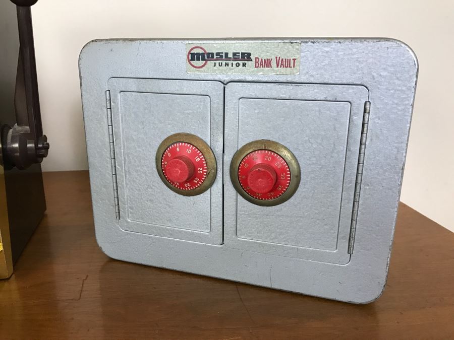 (2) Kid's Metal Safes And Toy Slot Machine [Photo 5]