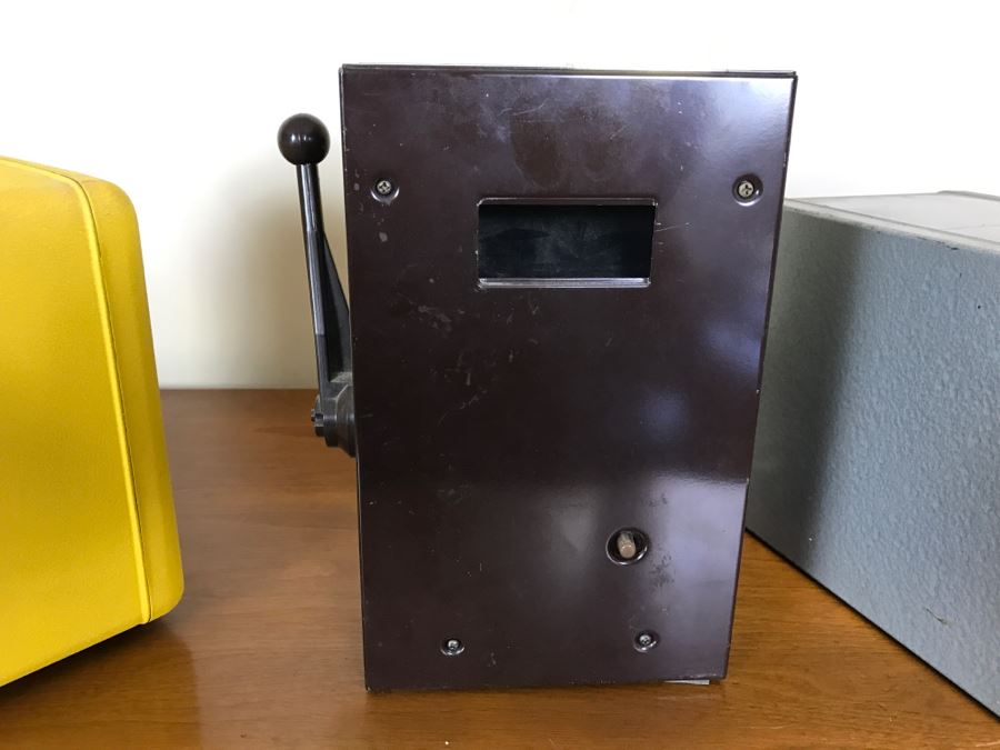 (2) Kid's Metal Safes And Toy Slot Machine [Photo 9]