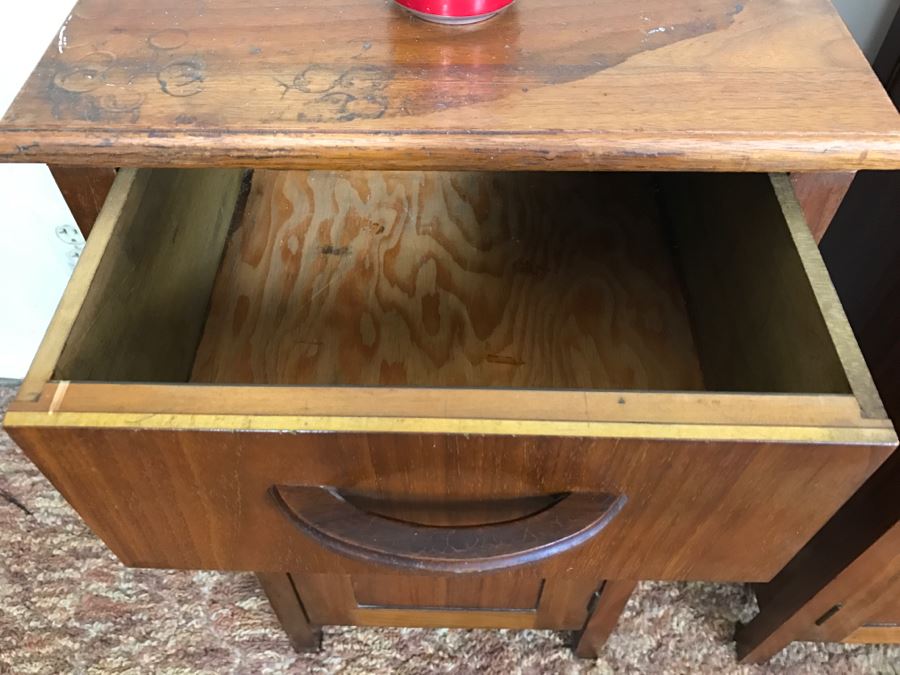 Pair Of Vintage Nightstands Side Tables [Photo 4]