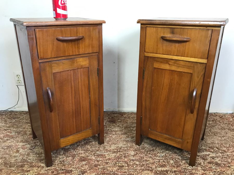 Pair Of Vintage Nightstands Side Tables [Photo 2]