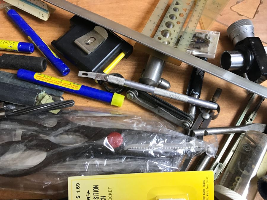 Gadget Lot With Various Electronics, Tools, Gauges, Gadgets [Photo 4]