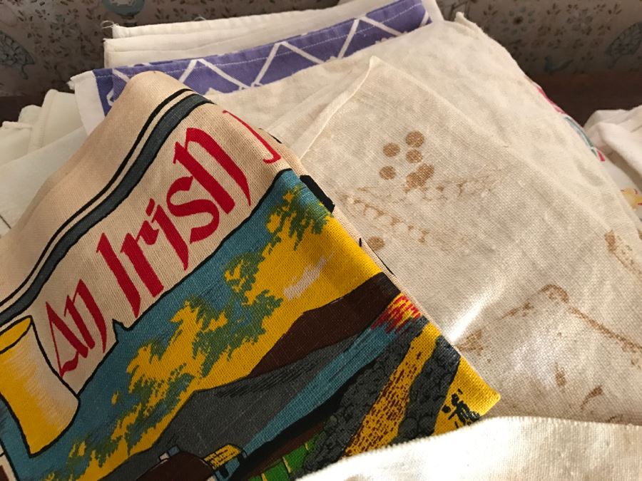 Huge Linen Lot [Photo 15]