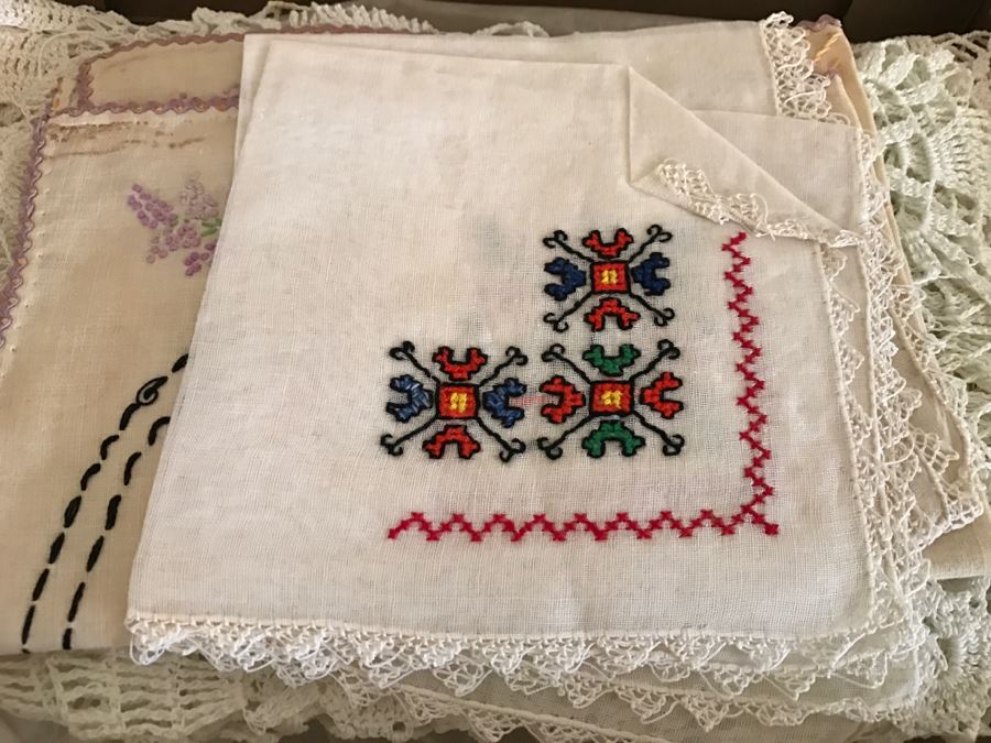 Huge Linen Lot [Photo 10]