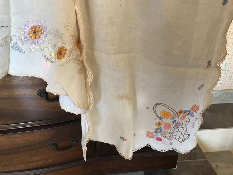 Huge Linen Lot [Photo 6]