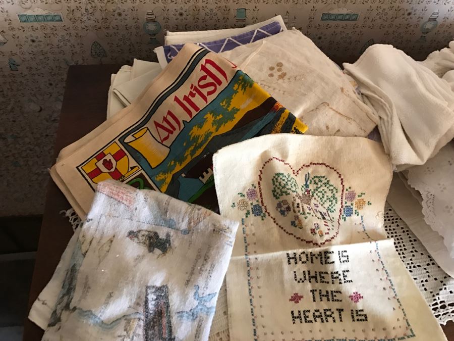 Huge Linen Lot [Photo 14]