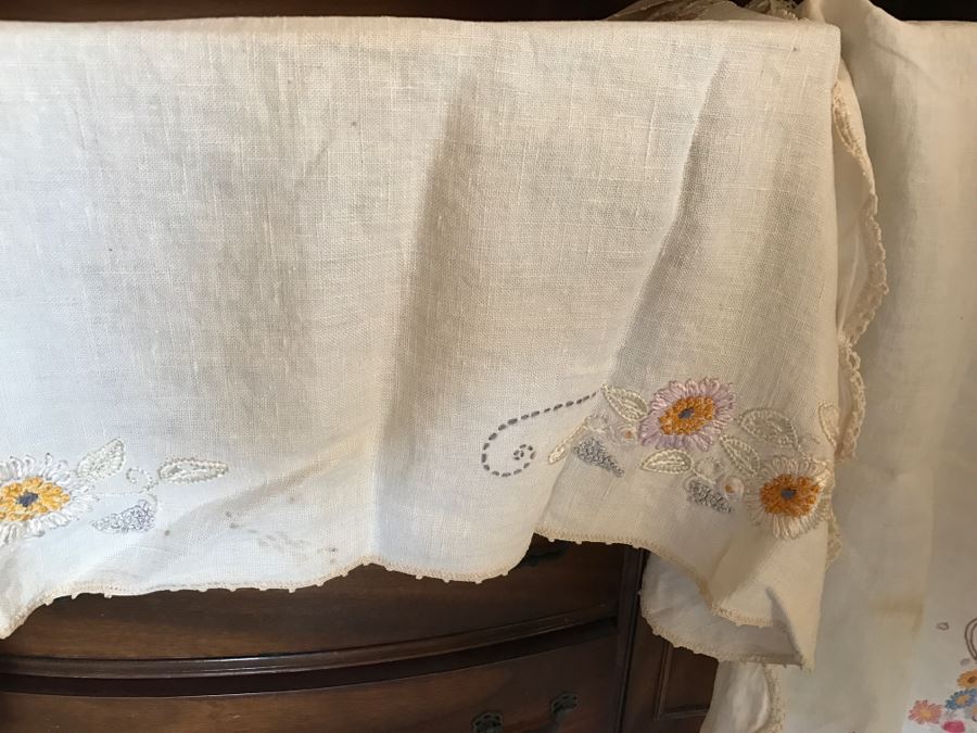 Huge Linen Lot [Photo 5]