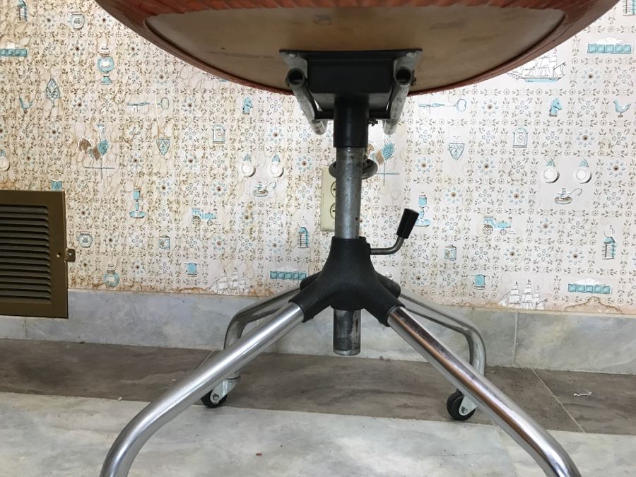 Vintage Mid-Century Orange Office Chair  [Photo 4]