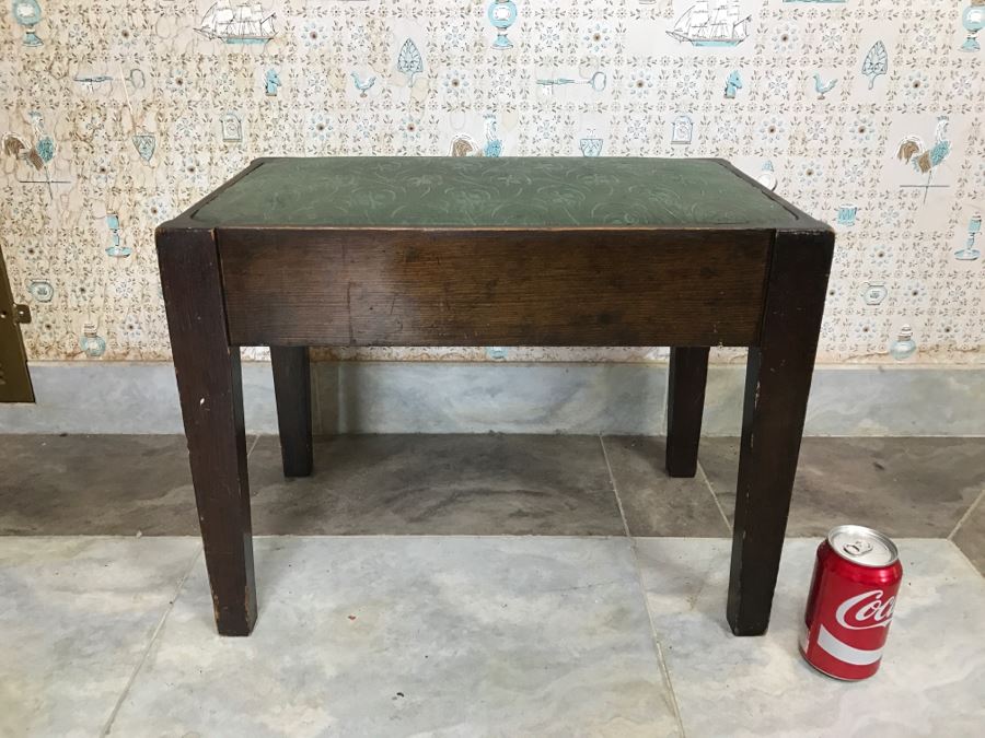 Vintage Wooden Bench [Photo 3]