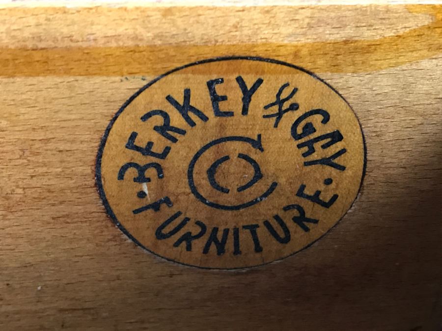 Vintage Berkey & Gay Furniture Chest Of Drawers Dresser With Casters [Photo 8]