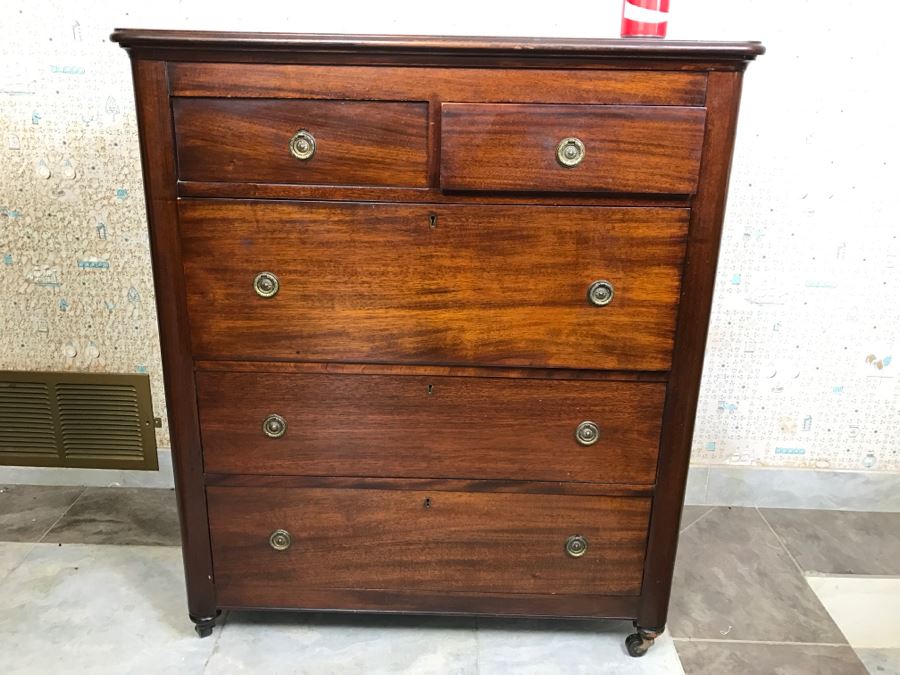 Vintage Berkey & Gay Furniture Chest Of Drawers Dresser With Casters [Photo 1]