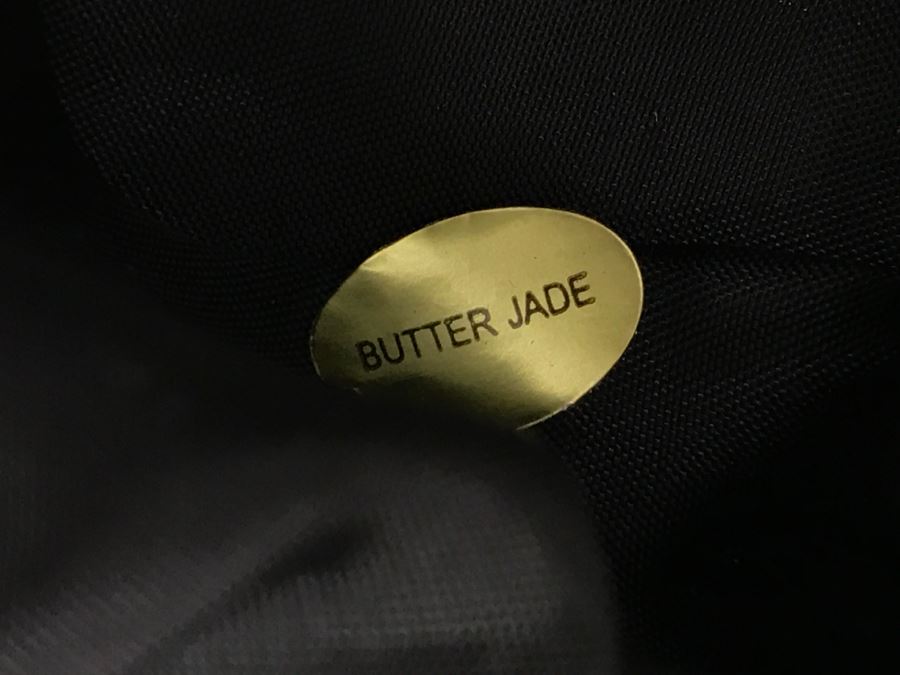 Display Box Filled With 12 Carved Elephants Made From Various Stones Including New Jade, Butter Jade, Brazilian Sodalite And More [Photo 10]