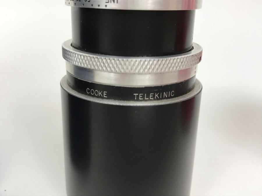 Vintage 16MM Filmo 70 Film Camera Bell & Howell With Original Case And Manual [Photo 16]