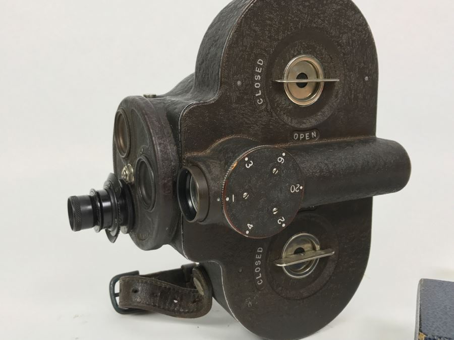 Vintage 16MM Filmo 70 Film Camera Bell & Howell With Original Case And Manual [Photo 21]