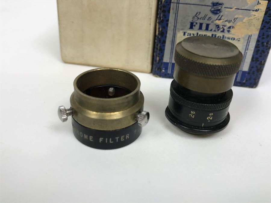 Vintage 16MM Filmo 70 Film Camera Bell & Howell With Original Case And Manual [Photo 37]