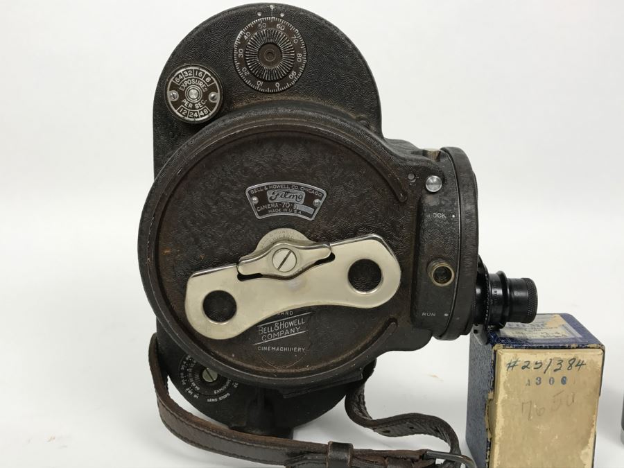 Vintage 16MM Filmo 70 Film Camera Bell & Howell With Original Case And Manual [Photo 32]