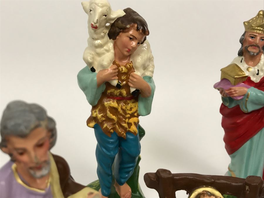 Vintage Hand Painted Italian Nativity Figurines [Photo 11]