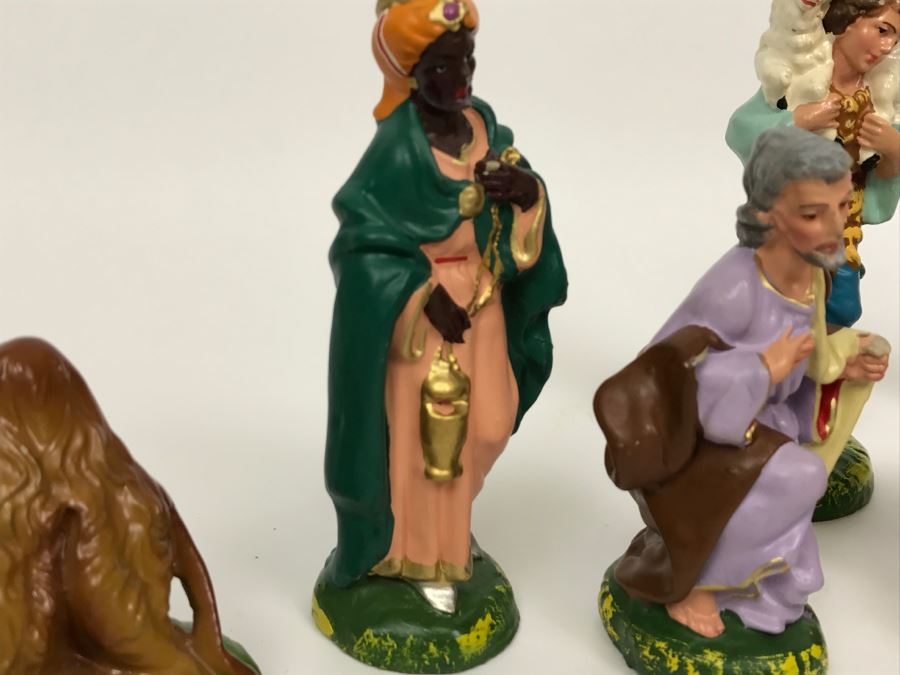 Vintage Hand Painted Italian Nativity Figurines [Photo 9]