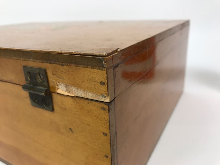Vintage Wooden Box Filled With Vintage Scarves And Handkerchiefs [Photo 10]