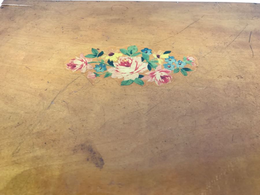 Vintage Wooden Box Filled With Vintage Scarves And Handkerchiefs [Photo 6]