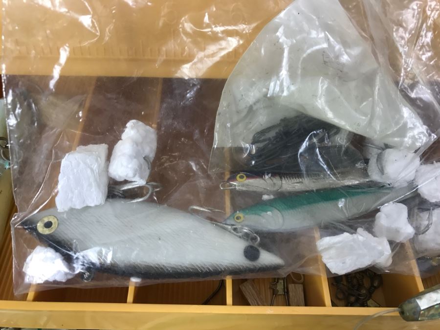 Fenwick 6.3 Fishing Tackle Box With Fishing Tackle Lures And Knife [Photo 26]