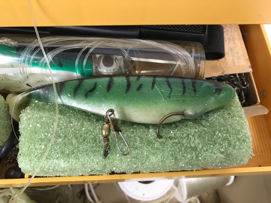 Fenwick 6.3 Fishing Tackle Box With Fishing Tackle Lures And Knife [Photo 30]