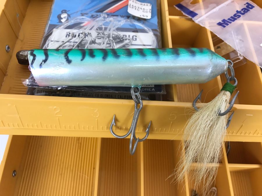 Fenwick 6.3 Fishing Tackle Box With Fishing Tackle Lures And Knife [Photo 14]