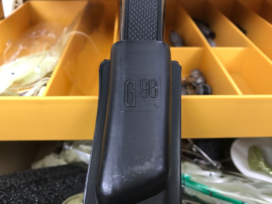 Fenwick 6.3 Fishing Tackle Box With Fishing Tackle Lures And Knife [Photo 20]