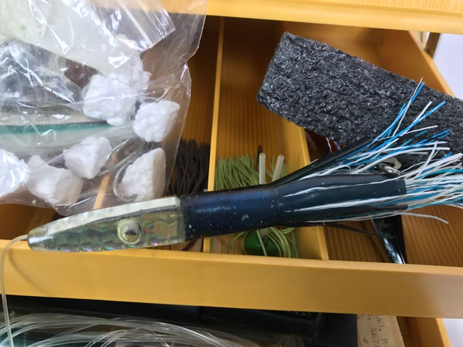 Fenwick 6.3 Fishing Tackle Box With Fishing Tackle Lures And Knife [Photo 27]