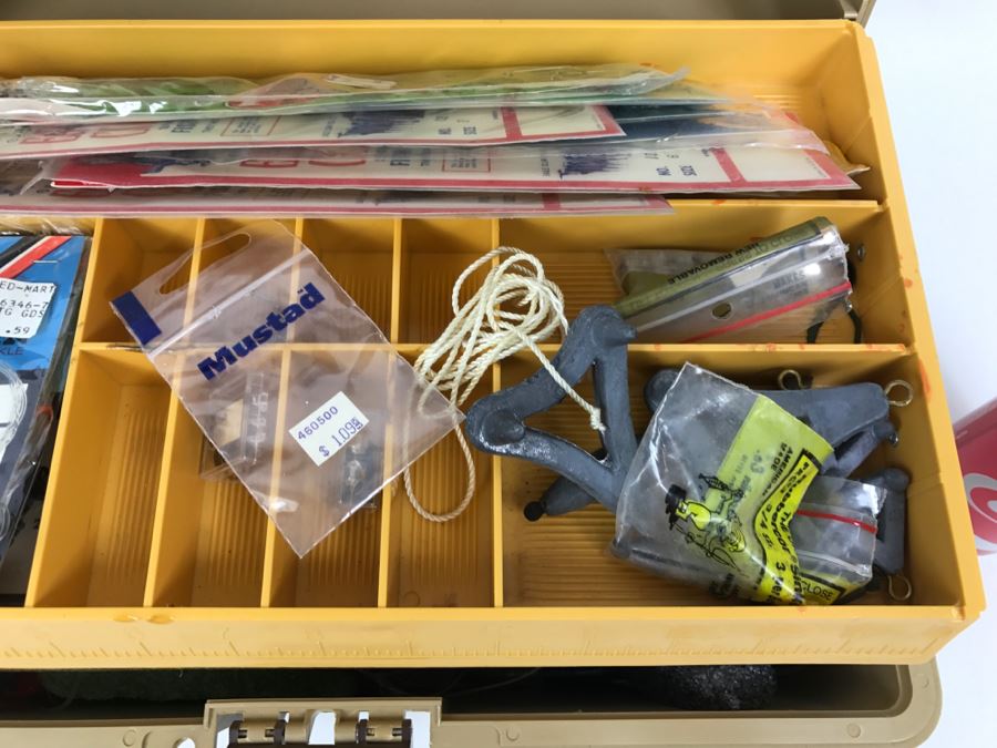 Fenwick 6.3 Fishing Tackle Box With Fishing Tackle Lures And Knife [Photo 13]