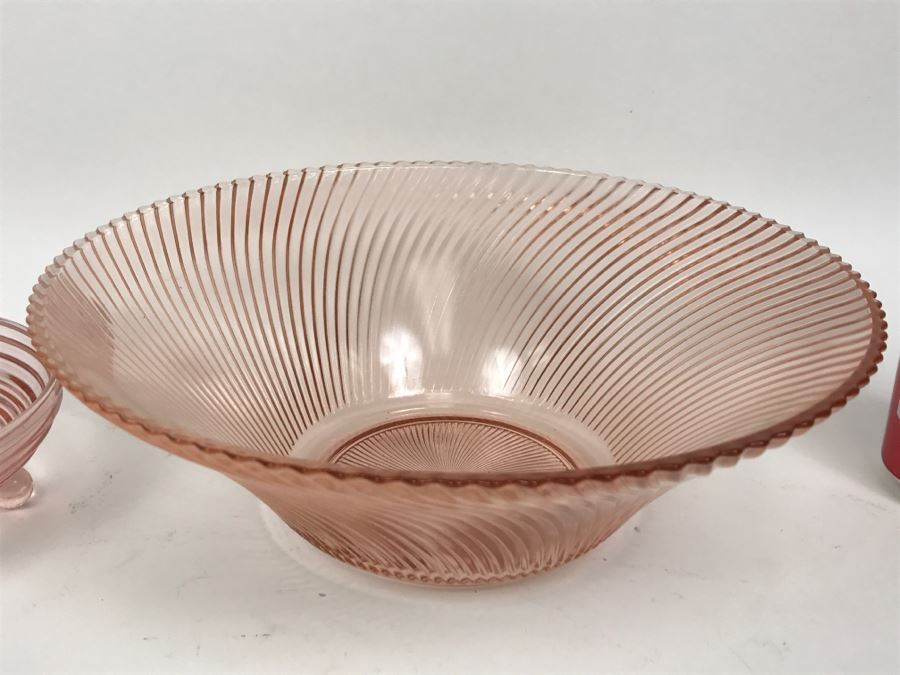 Pair Of Pink Depression Glass Bowls [Photo 4]
