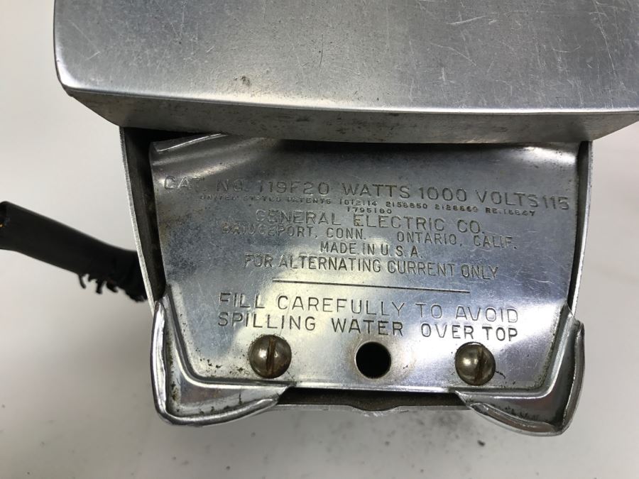 Pair Of Vintage Art Deco Irons [Photo 6]