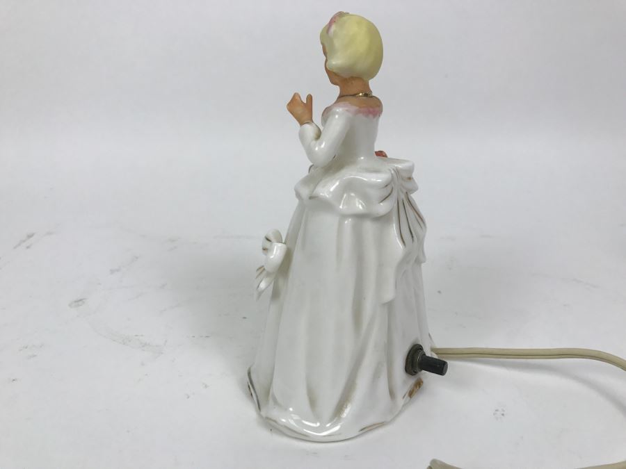 Vintage Girl Figurine Lamp [Photo 7]