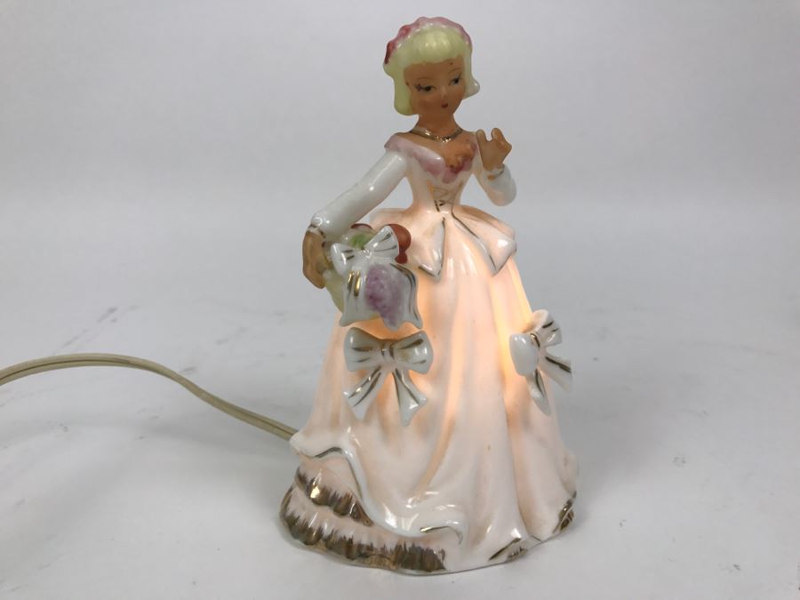 Vintage Girl Figurine Lamp