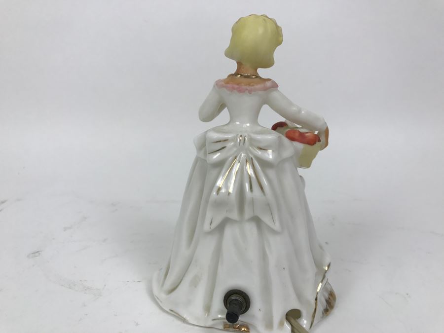 Vintage Girl Figurine Lamp [Photo 6]