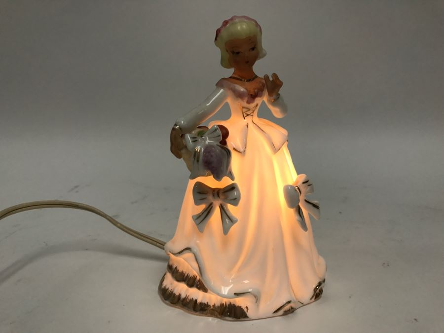 Vintage Girl Figurine Lamp [Photo 9]