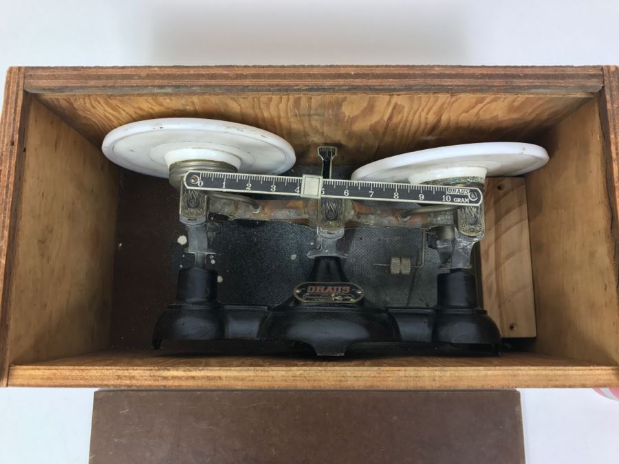 Vintage OHAUS Scale With Weights And Custom Box [Photo 2]