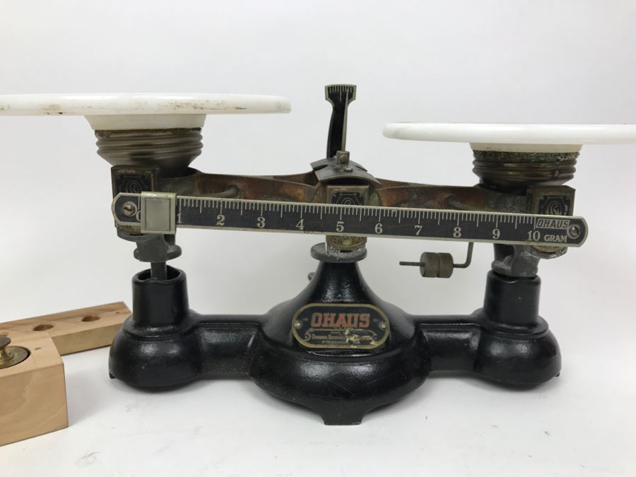 Vintage OHAUS Scale With Weights And Custom Box [Photo 5]