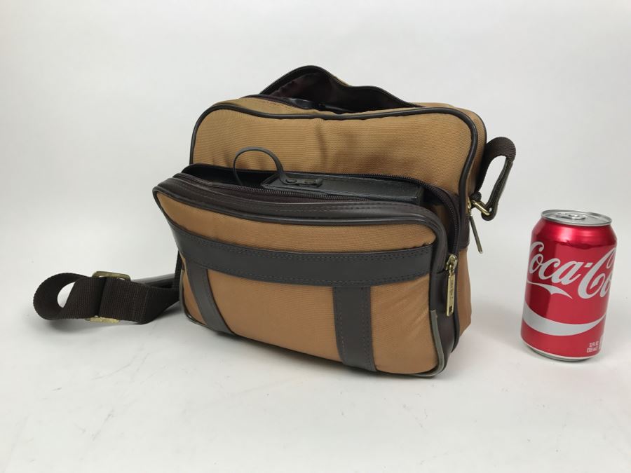 Vintage Camera Lot With Camera Bag, MINOLTA X-370, Camera Lenses, Flash And Accessories [Photo 18]