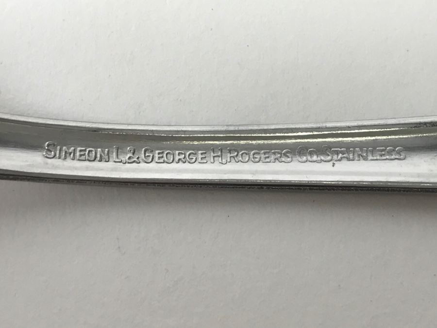 Simeon L. & George H. Rogers Company Stainless Flatware Set By Oneida Ltd. Silversmiths [Photo 8]