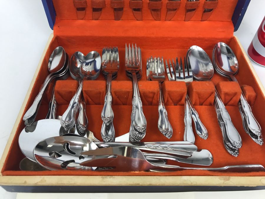 Simeon L And George H Rogers Company Stainless Flatware Set By Oneida