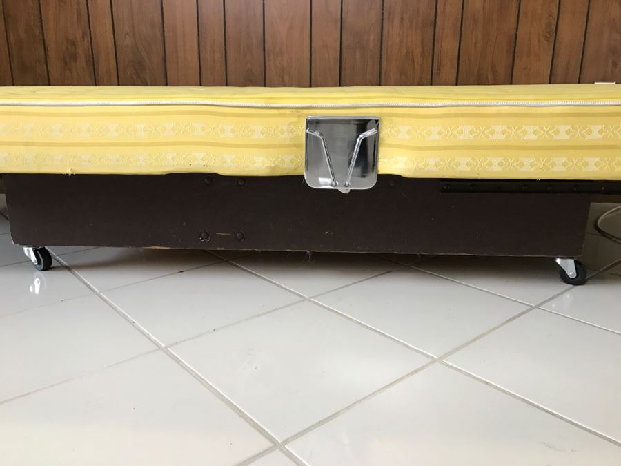 PAIR Of Electronic Adjust-A-Bed By Sleeper Lounge Co On Casters [Photo 7]