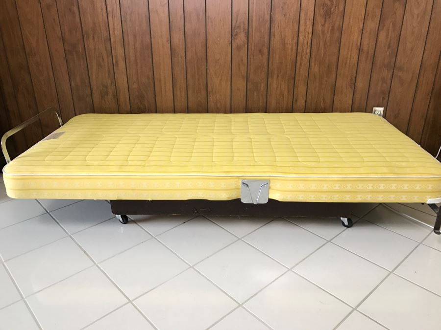 PAIR Of Electronic Adjust-A-Bed By Sleeper Lounge Co On Casters [Photo 6]