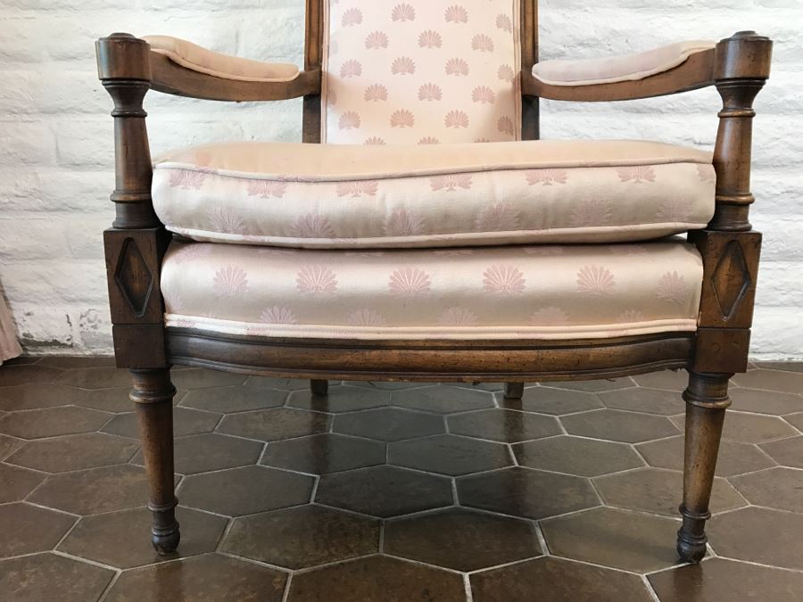 Vintage Pedestal Gaming Table With Four High Back Armchairs By Salem House [Photo 4]