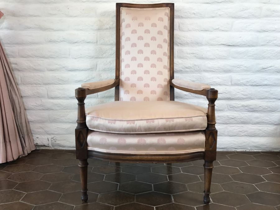 Vintage Pedestal Gaming Table With Four High Back Armchairs By Salem House [Photo 3]